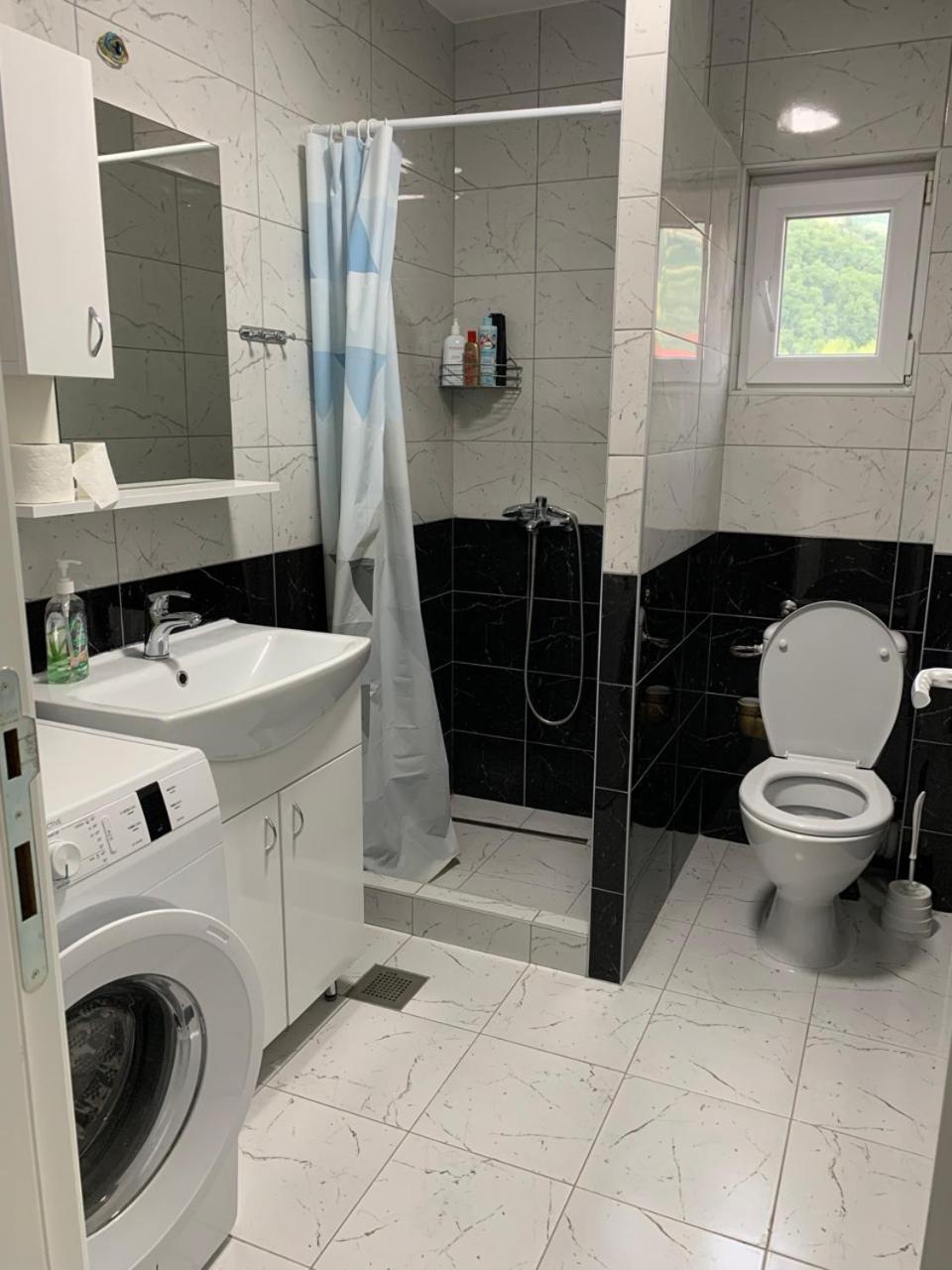 Ferienwohnung Zlatna Plaza Bratunac Exterior foto